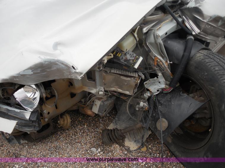 image for item H3626 1998 Chrysler Concorde LX