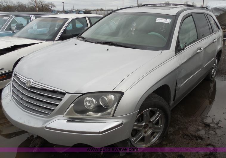 image for item H3627 2004 Chrysler Pacifica