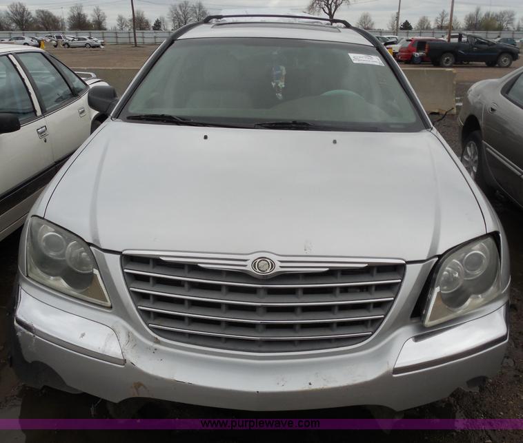 image for item H3627 2004 Chrysler Pacifica