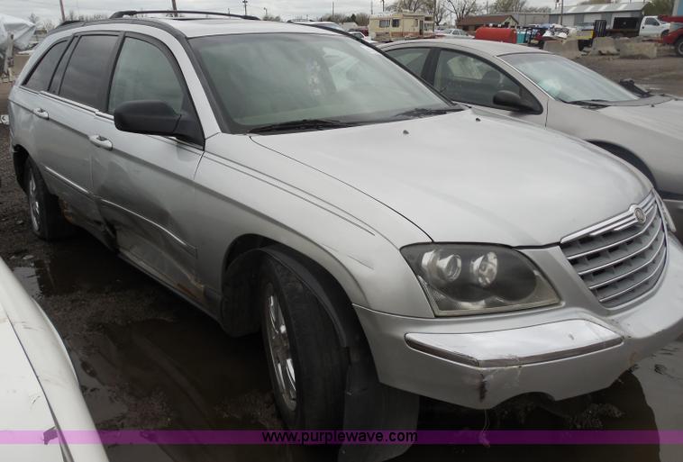 image for item H3627 2004 Chrysler Pacifica