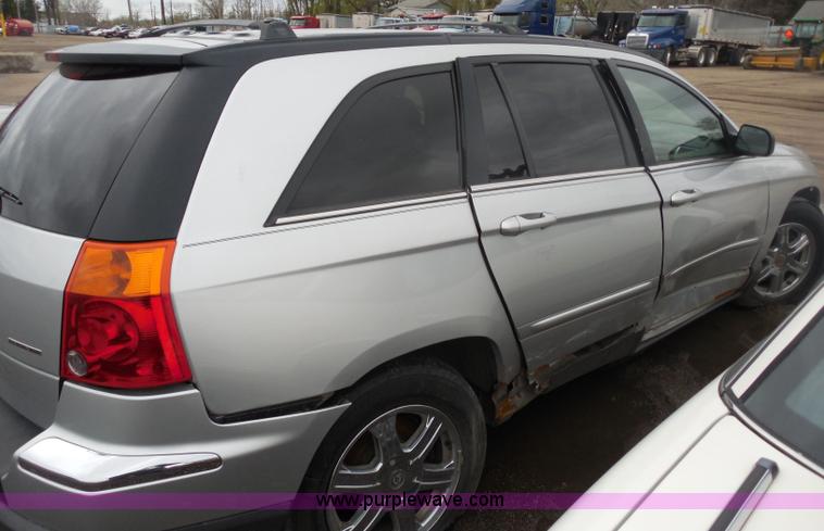 image for item H3627 2004 Chrysler Pacifica