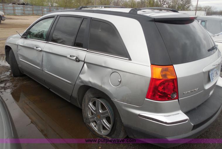 image for item H3627 2004 Chrysler Pacifica