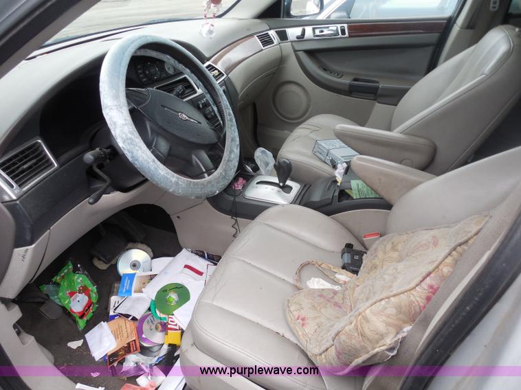 image for item H3627 2004 Chrysler Pacifica