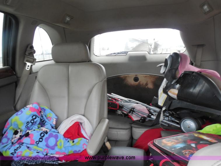 image for item H3627 2004 Chrysler Pacifica