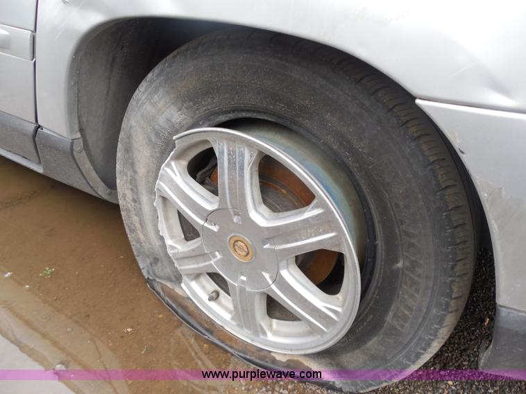 image for item H3627 2004 Chrysler Pacifica