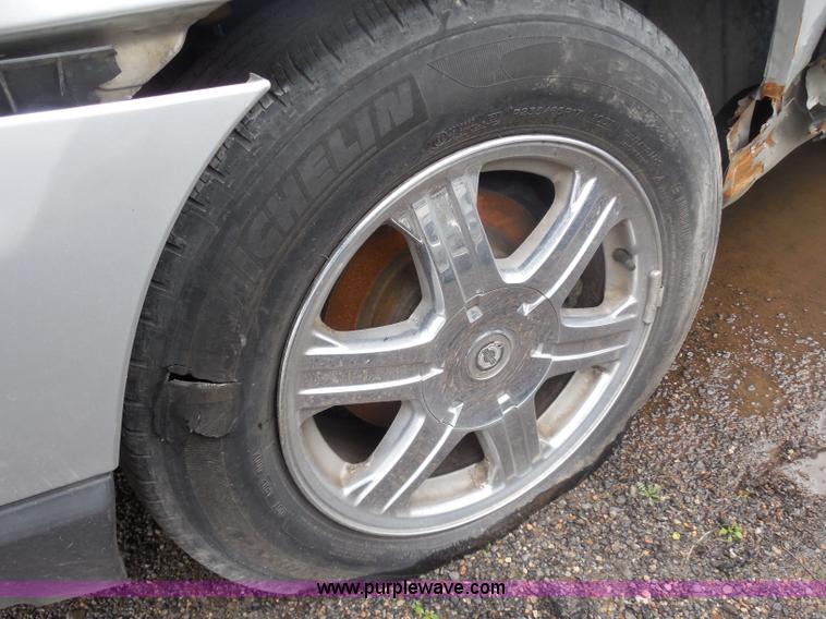 image for item H3627 2004 Chrysler Pacifica