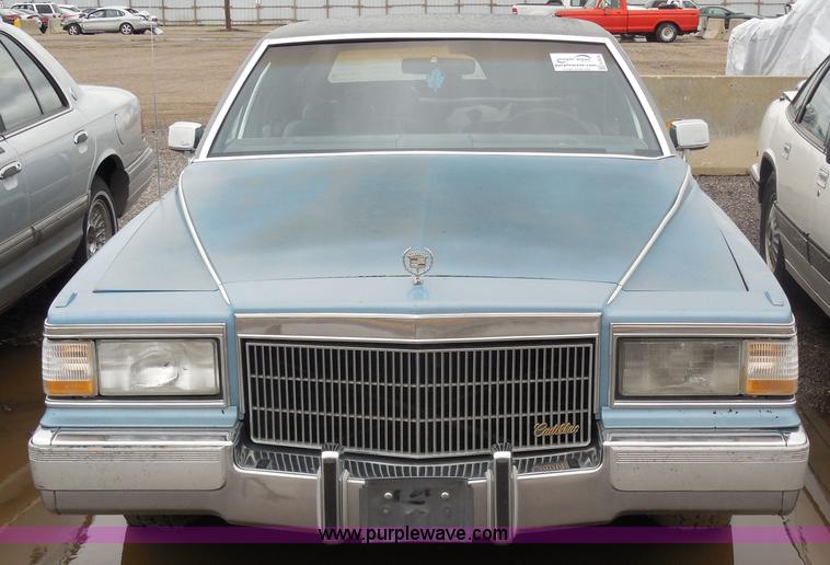 image for item H3628 1990 Cadillac Brougham