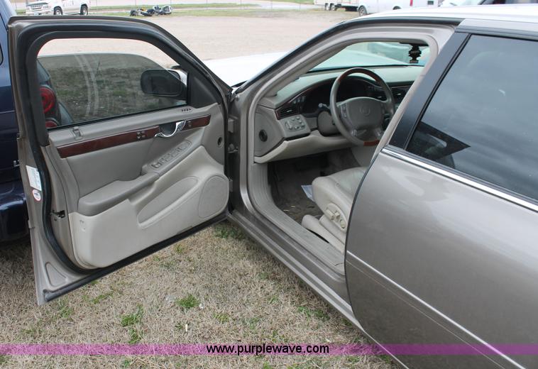 image for item H3630 2002 Cadillac DeVille DTS