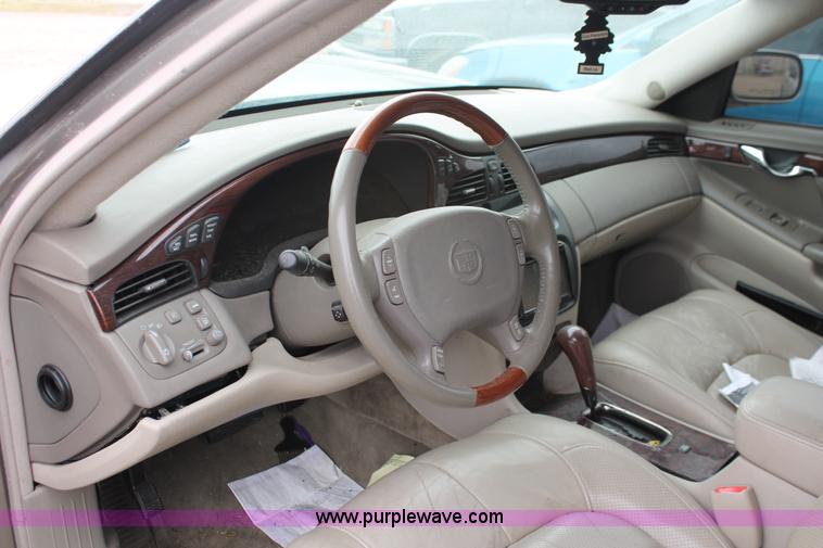 image for item H3630 2002 Cadillac DeVille DTS