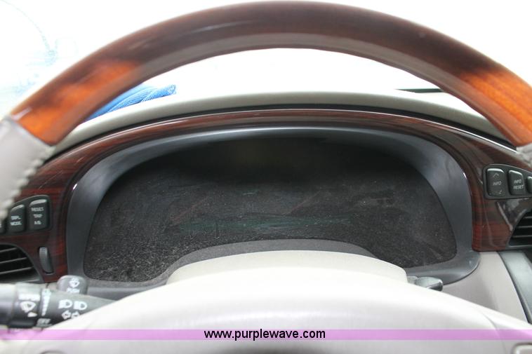 image for item H3630 2002 Cadillac DeVille DTS