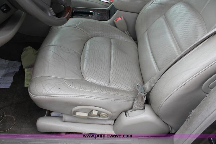 image for item H3630 2002 Cadillac DeVille DTS