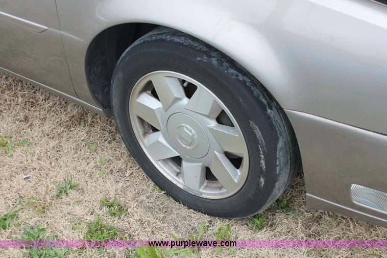 image for item H3630 2002 Cadillac DeVille DTS