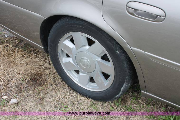 image for item H3630 2002 Cadillac DeVille DTS