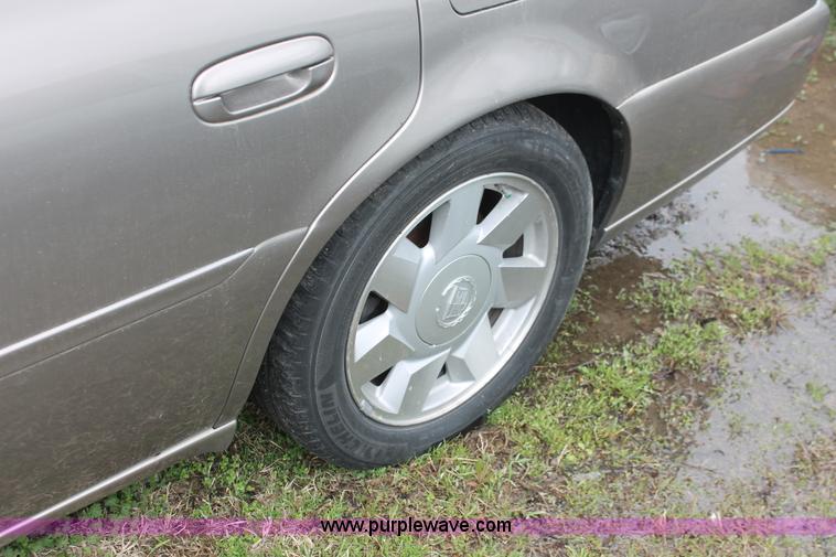 image for item H3630 2002 Cadillac DeVille DTS