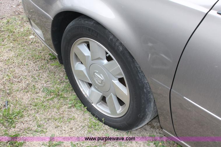 image for item H3630 2002 Cadillac DeVille DTS