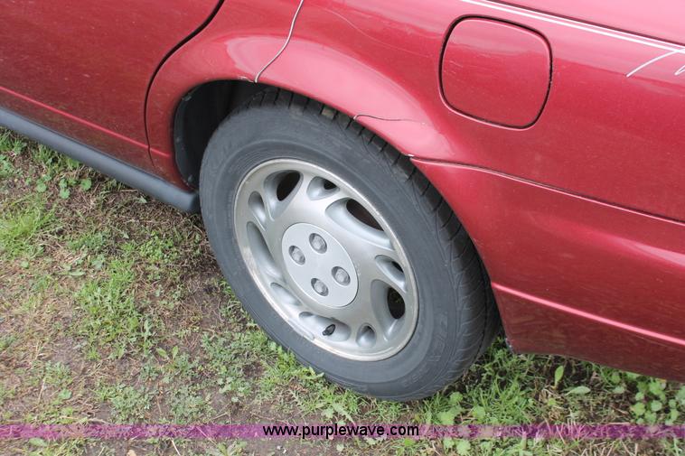 image for item H3632 1996 Saturn SL SL2