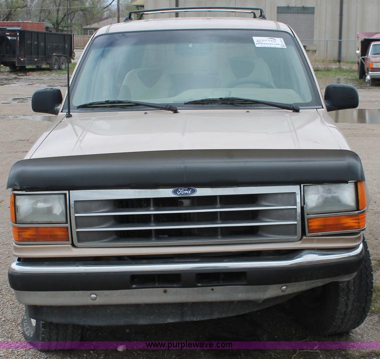 image for item H3635 1994 Ford Explorer XLT SUV