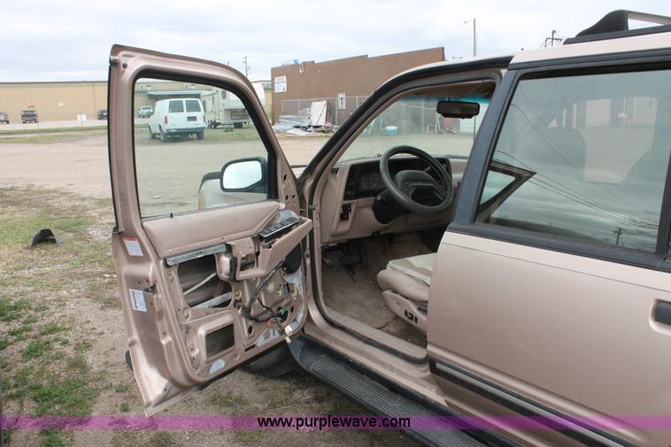 image for item H3635 1994 Ford Explorer XLT SUV