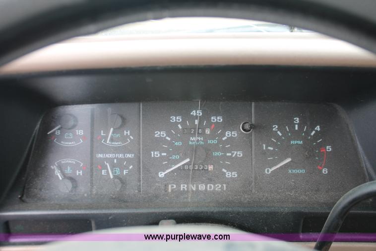 image for item H3635 1994 Ford Explorer XLT SUV