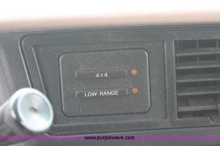 image for item H3635 1994 Ford Explorer XLT SUV