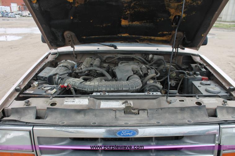 image for item H3635 1994 Ford Explorer XLT SUV