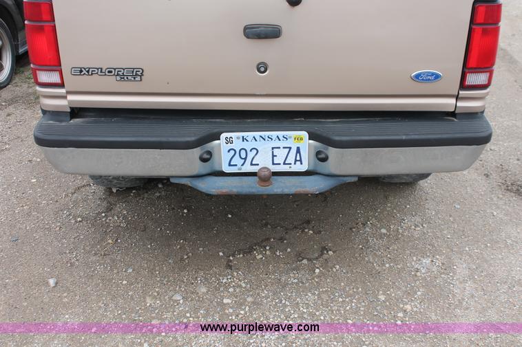 image for item H3635 1994 Ford Explorer XLT SUV