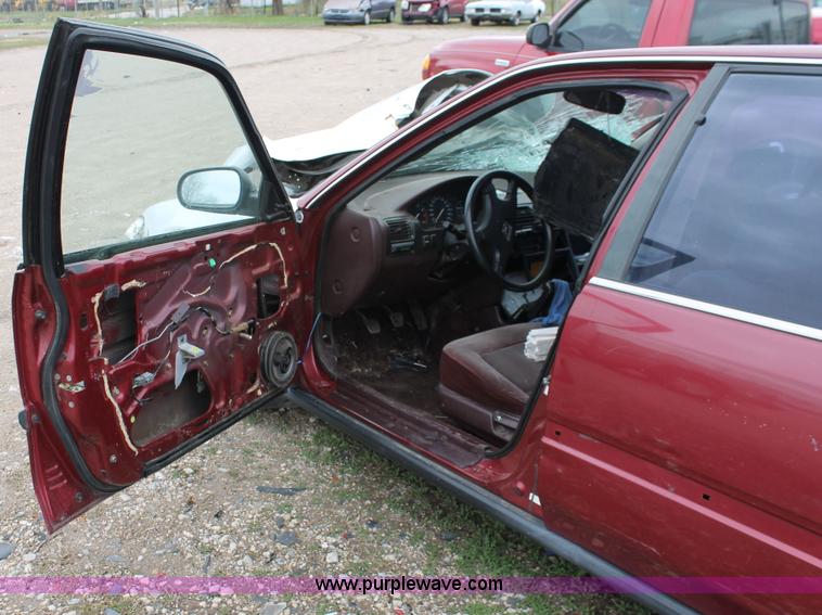 image for item H3637 1990 Honda Accord DX