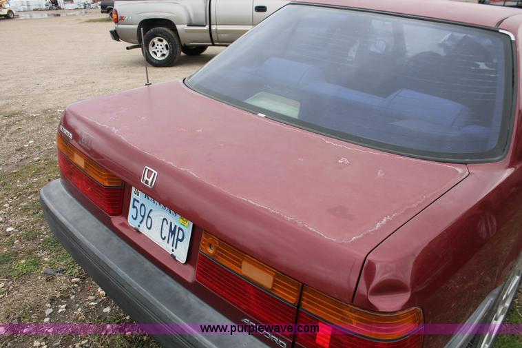 image for item H3637 1990 Honda Accord DX