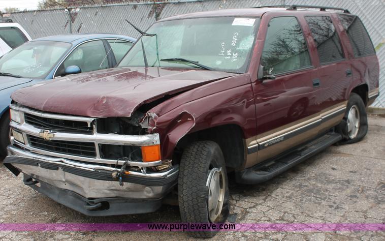 image for item H3638 1999 Chevrolet Tahoe LT SUV