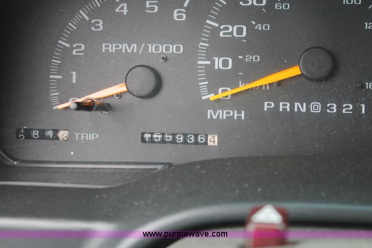 image for item H3638 1999 Chevrolet Tahoe LT SUV