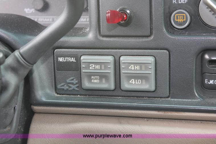 image for item H3638 1999 Chevrolet Tahoe LT SUV