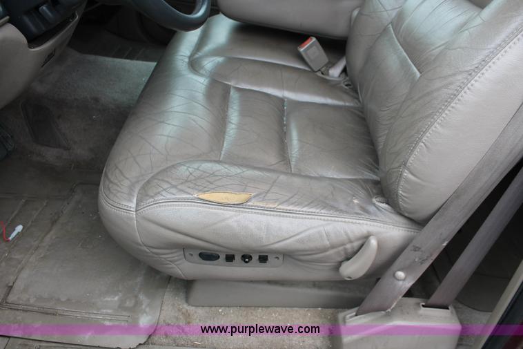 image for item H3638 1999 Chevrolet Tahoe LT SUV