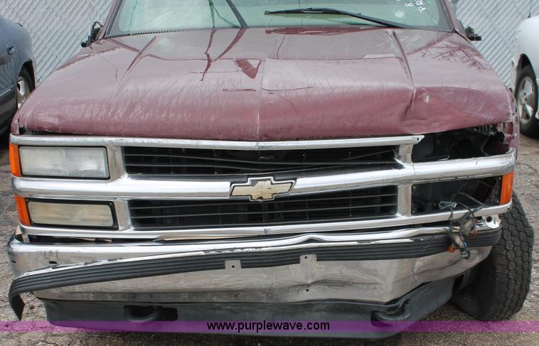 image for item H3638 1999 Chevrolet Tahoe LT SUV