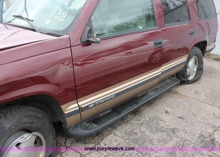 image for item H3638 1999 Chevrolet Tahoe LT SUV