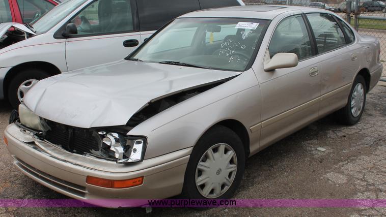 image for item H3639 1996 Toyota Avalon