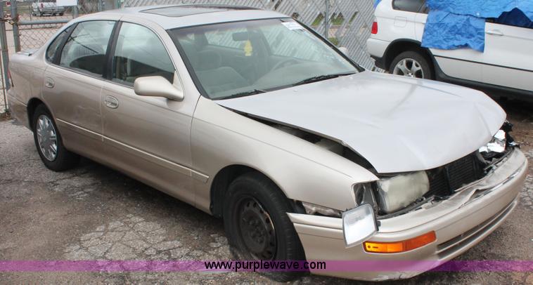 image for item H3639 1996 Toyota Avalon
