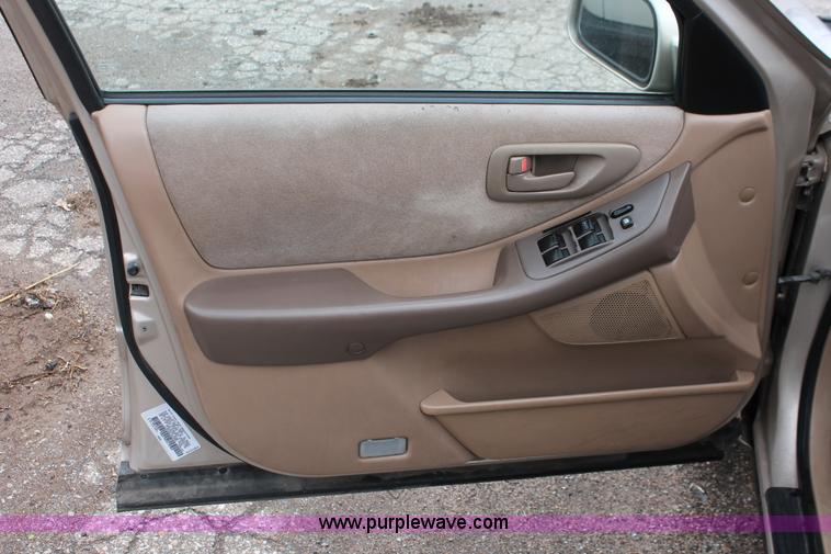 image for item H3639 1996 Toyota Avalon