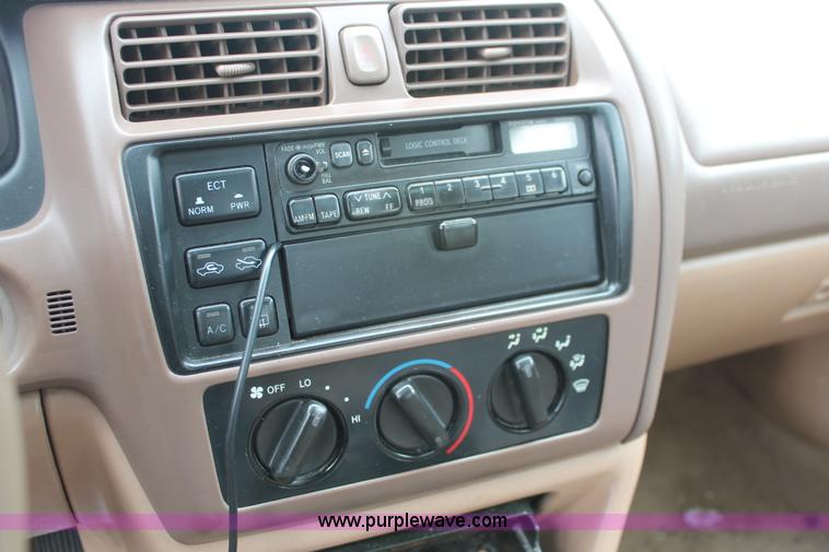 image for item H3639 1996 Toyota Avalon