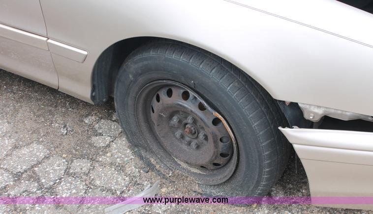 image for item H3639 1996 Toyota Avalon