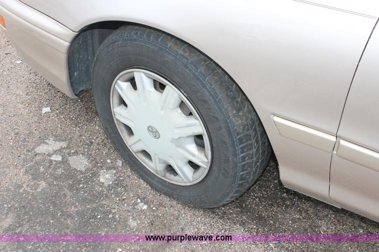 image for item H3639 1996 Toyota Avalon