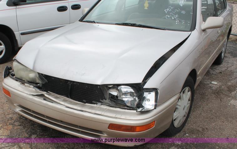 image for item H3639 1996 Toyota Avalon