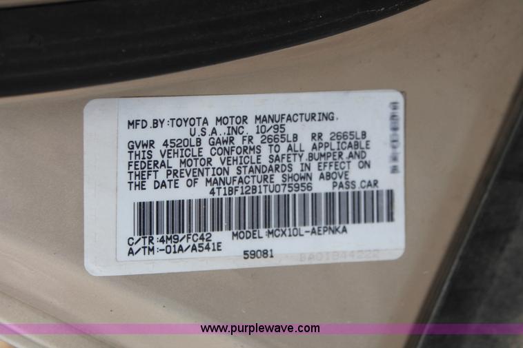 image for item H3639 1996 Toyota Avalon