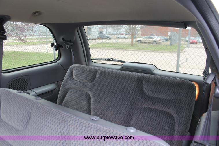image for item H3640 1999 Dodge Caravan van