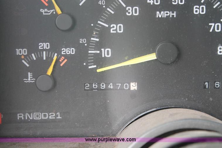 image for item H3641 1992 Chevrolet Silverado 1500 Extended Cab pickup truck