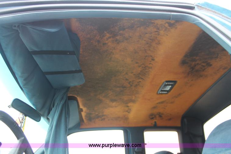 image for item H3641 1992 Chevrolet Silverado 1500 Extended Cab pickup truck