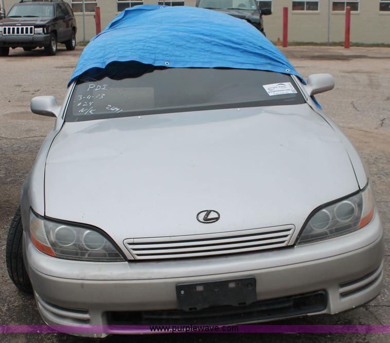 image for item H3643 1995 Lexus ES300