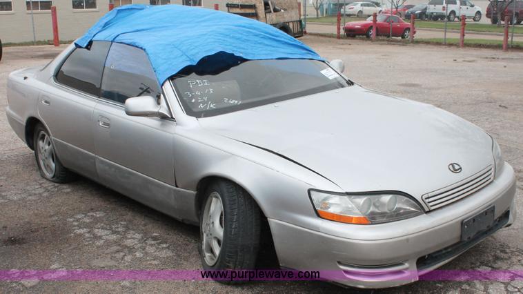 image for item H3643 1995 Lexus ES300