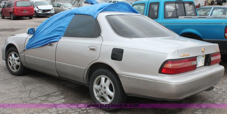 image for item H3643 1995 Lexus ES300