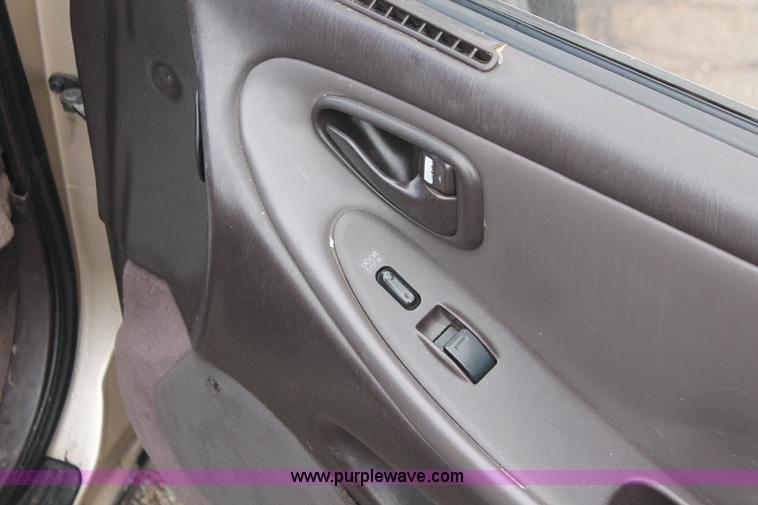 image for item H3643 1995 Lexus ES300