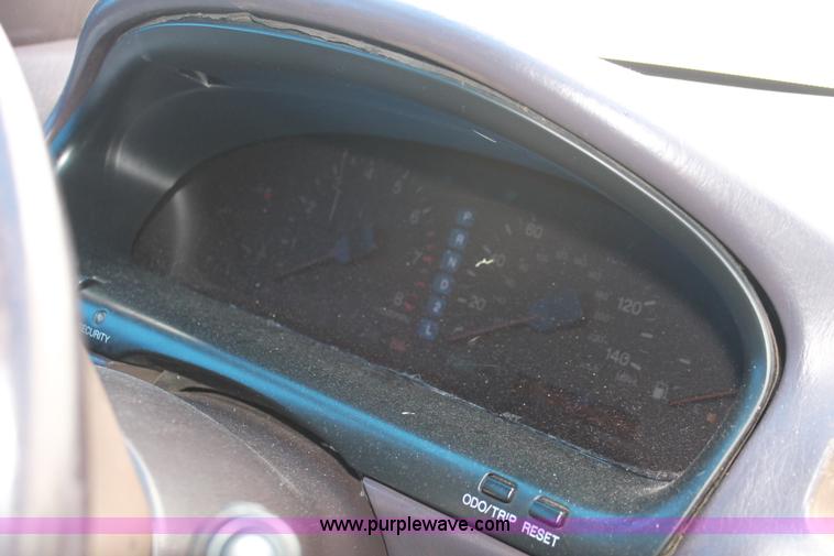 image for item H3643 1995 Lexus ES300